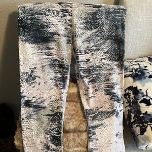 Fabletics capris